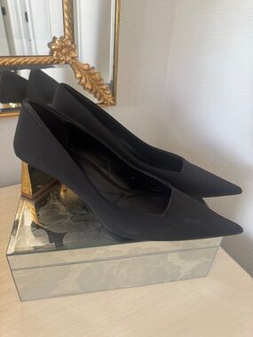 Zara Black Pointed Toe Block Heel Pumps